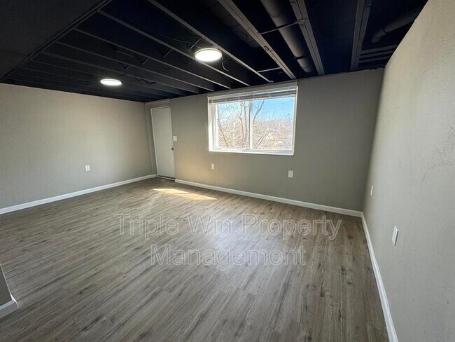 Building Photo - 5122 Ville Maria Ln