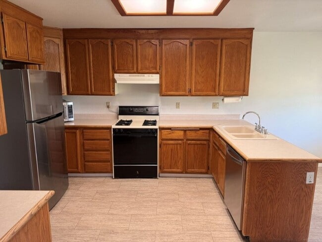 Building Photo - Unique 2 Bedroom Country Property Vacaville *Star Rentals