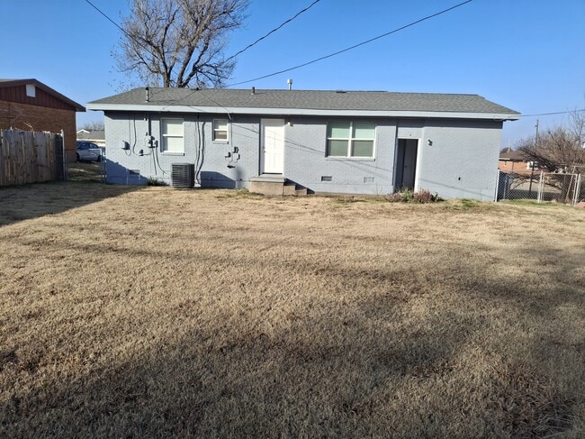 Building Photo - 2611 NW 46th Pl