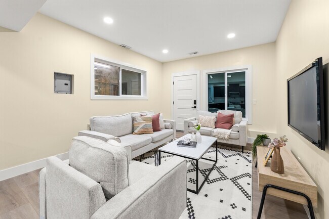 Building Photo - 130 SW 194th St