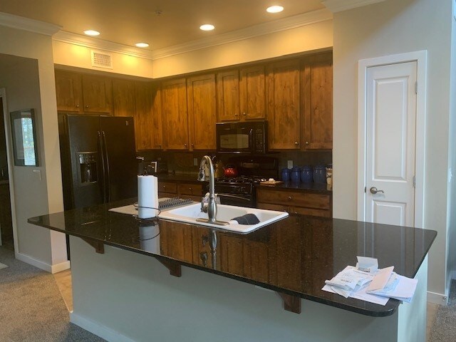 Building Photo - 6300 Locarno Dr