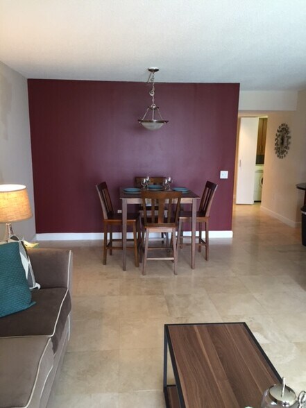 Building Photo - 526 Pacific Ave