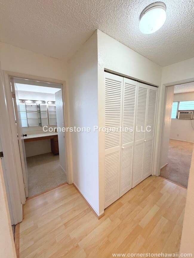 Building Photo - 98-1425-1425 Kamahao St
