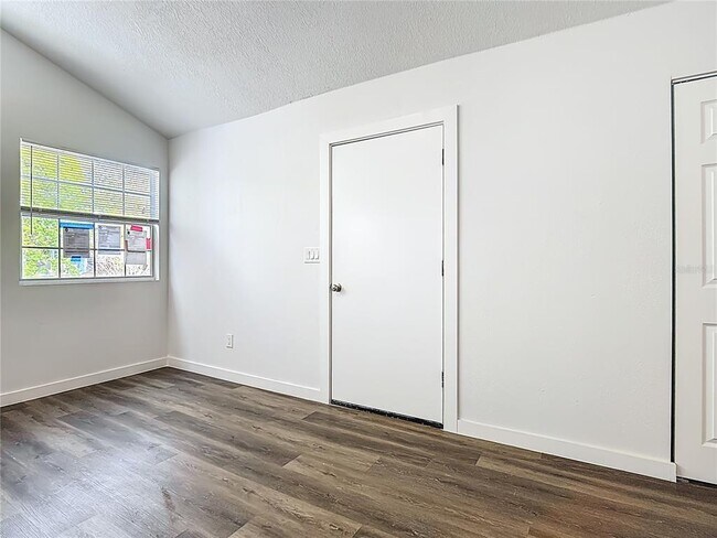 Building Photo - 2717 N Poinciana Blvd