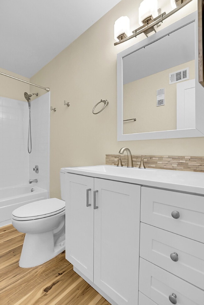 Building Photo - $1,895 - 2 Bed, 2 Bath Condo in Lakewood w...
