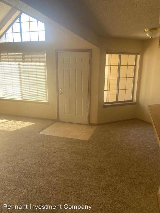 Building Photo - 2 br, 2 bath House - 5914 Gunbarrel Ave #E