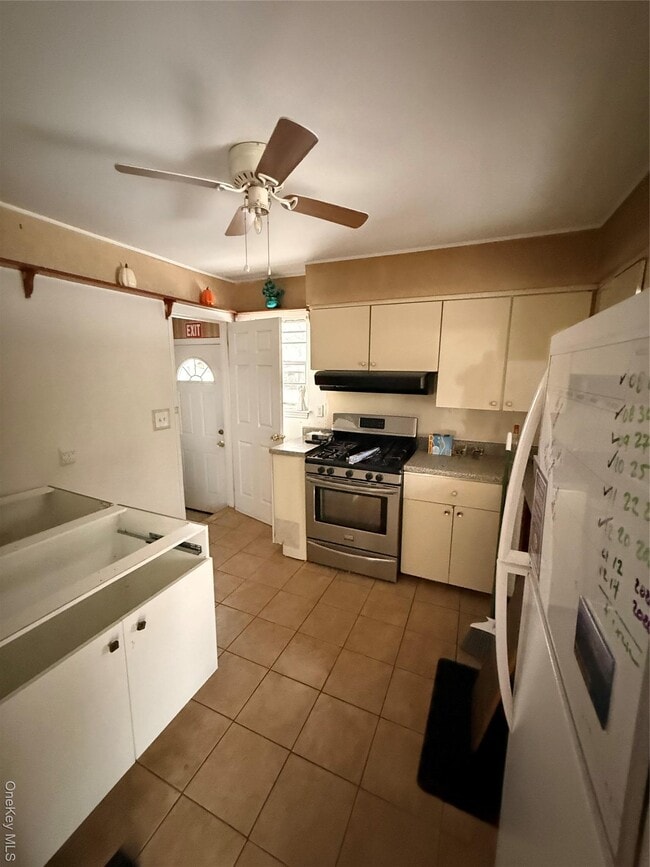 Building Photo - 46 Elmira St