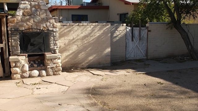 Building Photo - Charming Bungalow