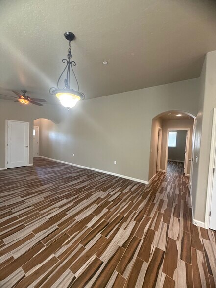 Entrance - 16831 Hill Dr