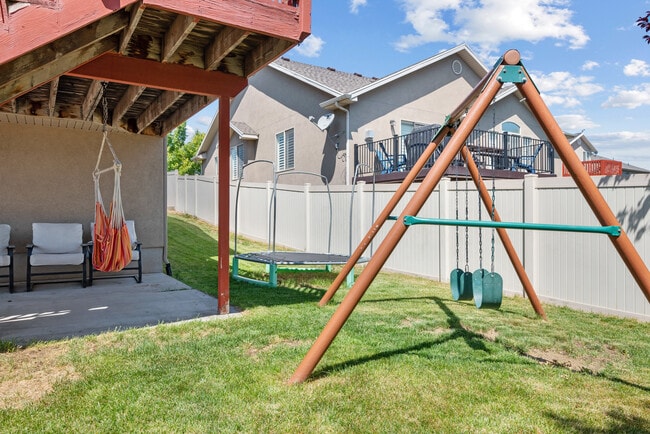 Building Photo - 1396 S Lukas Ln