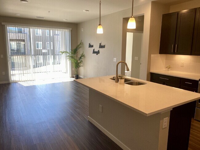 Building Photo - Don’t Miss Out on this 2 Bed/2 Bed in Litt...