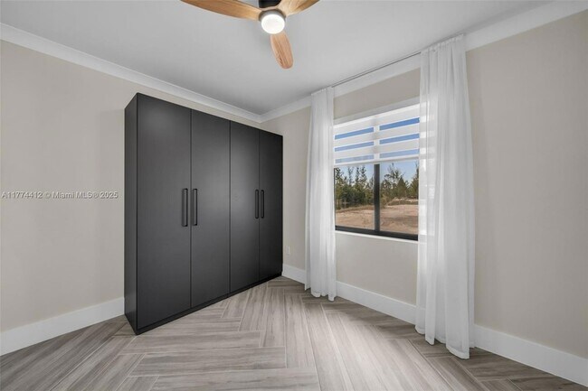 Building Photo - 3600 NE 9th Pl