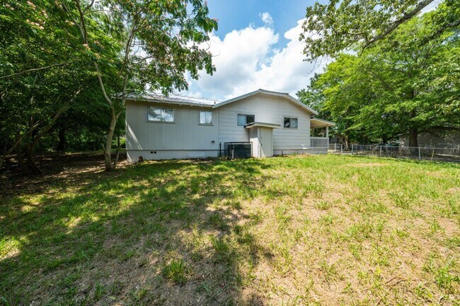 Building Photo - Beautifully Renovated Docena Home – Pet Friendly & Move-In Ready!