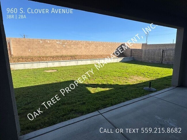 Building Photo - 960 S Clover Ave