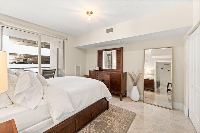 Building Photo - 1830 Radius Dr