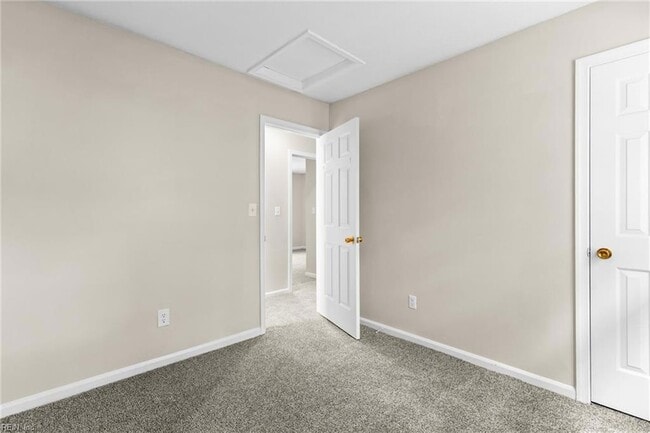 Building Photo - 2008 Fawnwood Common