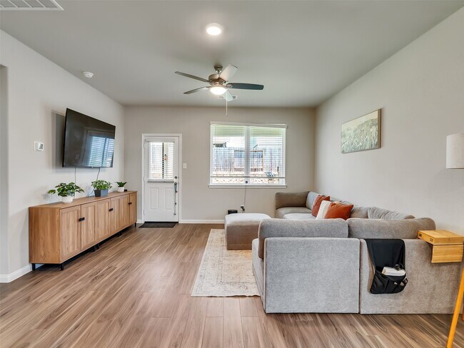 Building Photo - 2416 Bluefish Ct