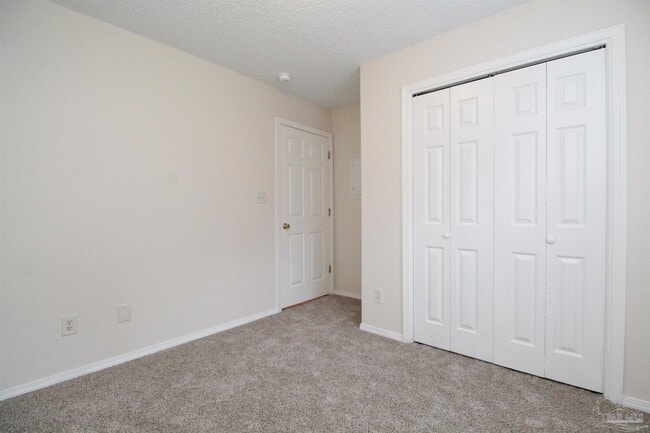 Building Photo - 5600 W Shore Dr