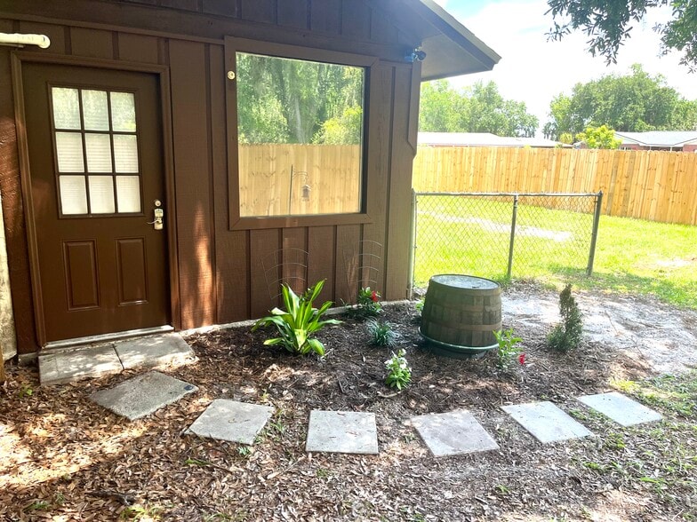 Building Photo - 5718 Sands Point Dr