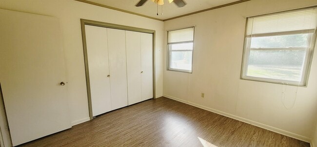 Building Photo - 11 Trails End Rd