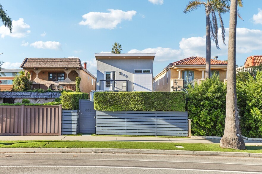 Primary Photo - 665 Washington Blvd