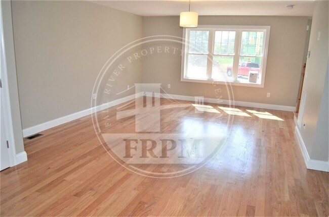 Building Photo - {375 Bay St. #303 Taunton, MA} 3 Bedroom 2...