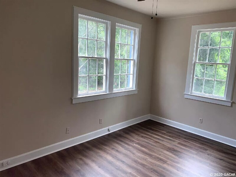 Building Photo - 929 SW 13th St