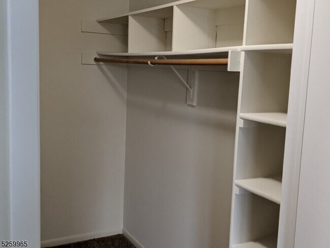 Building Photo - 5113 Ravens Crest Dr