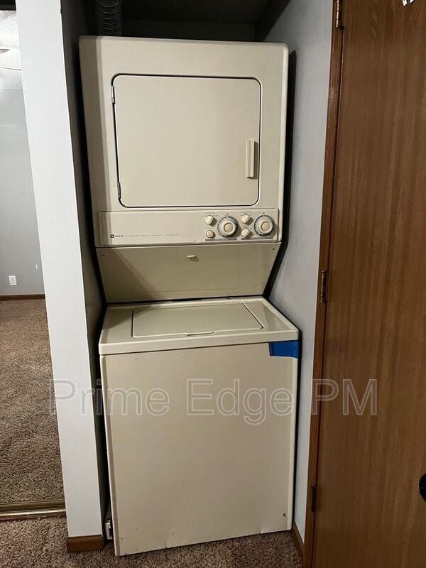 Building Photo - 4621 Prescott Ave