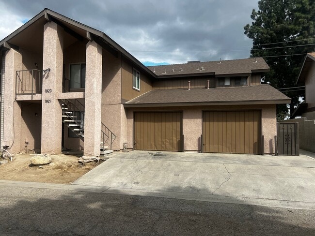 Building Photo - 1823 W Whitendale Ave
