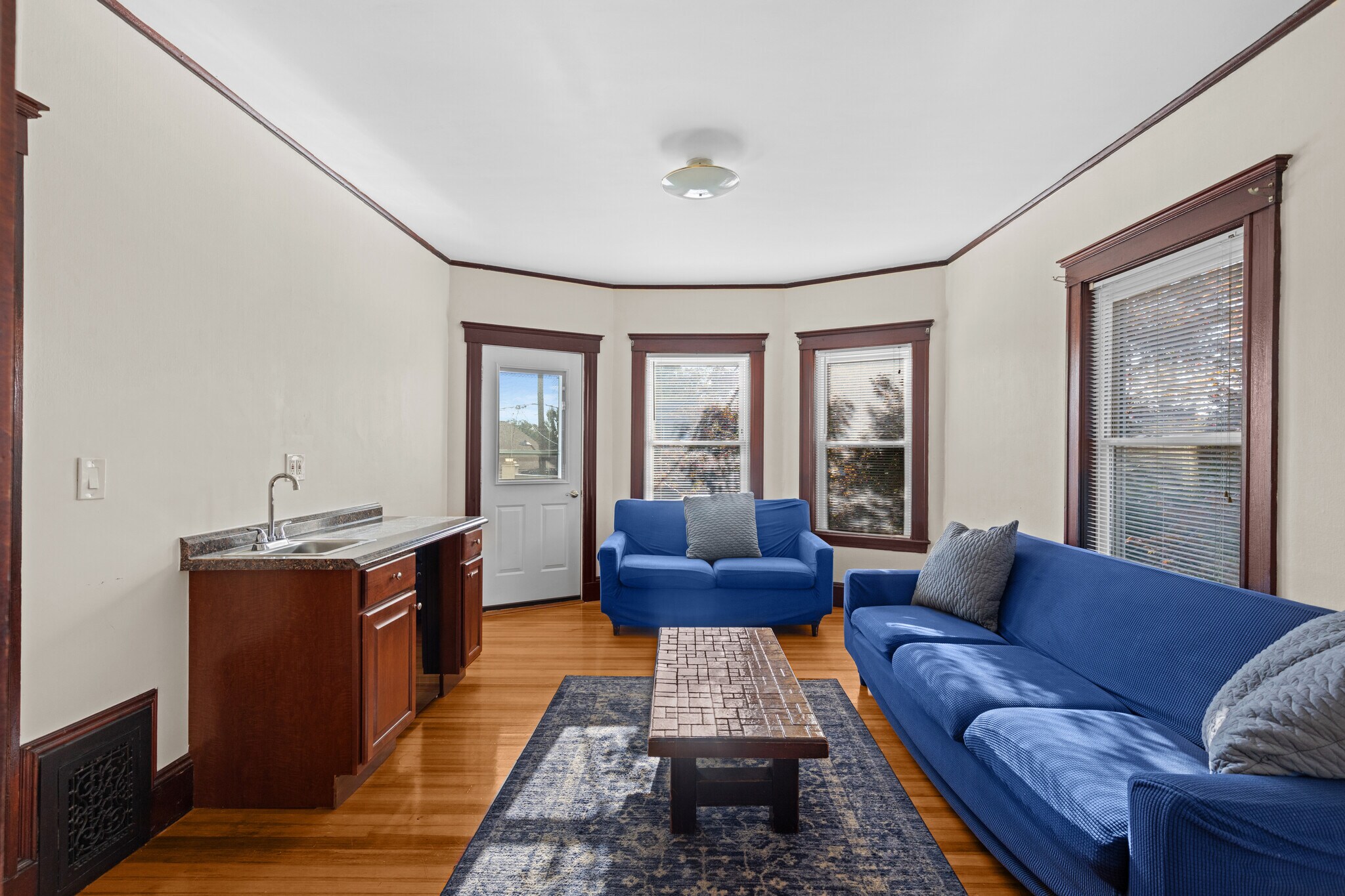 Building Photo - 56 Hobson St