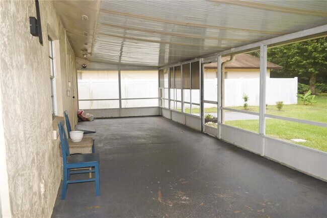 Building Photo - 134 Beechwood Ln