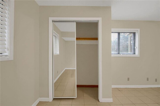 Building Photo - 1462 Ester Ct