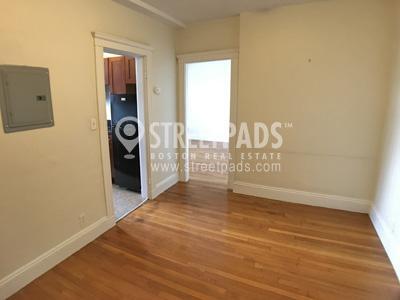 Building Photo - bedroom in Boston MA 02135