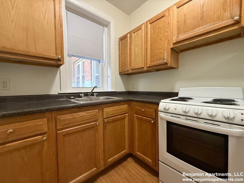 Building Photo - 93 Lancaster Ter