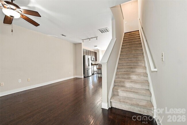 Building Photo - 732 Seigle Point Dr