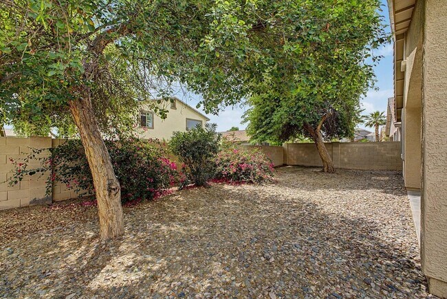 Building Photo - 15235 W Windward Ave