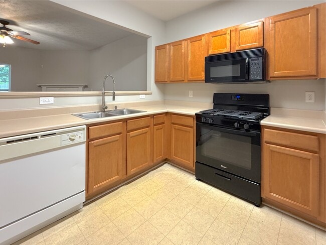 Building Photo - 3845 Grovemont Pl