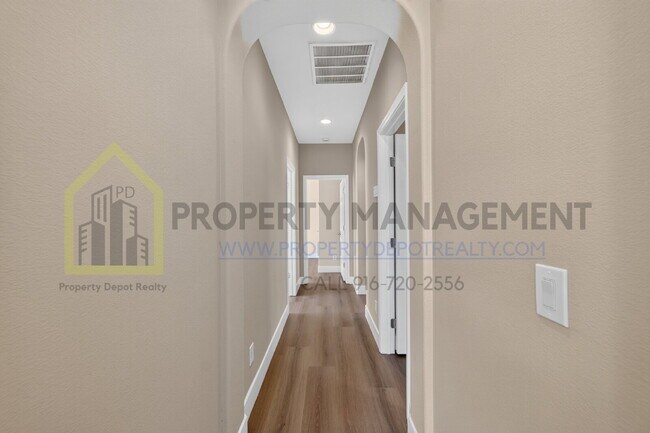 Building Photo - Spacious 3-Bed, 2-Bath Retreat on Charm Way