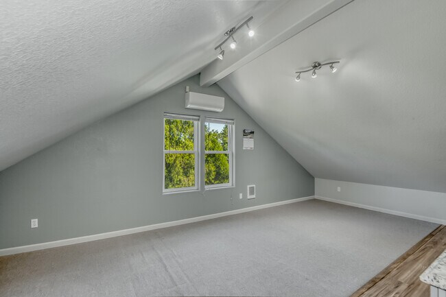 STUDIO - MAIN ROOM - 421 5th Ave