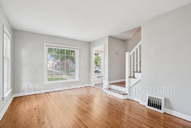Building Photo - 3860 S Brust Ave