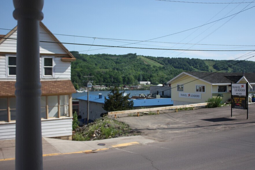 Building Photo - 111 E Montezuma Ave
