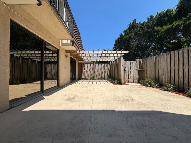 Building Photo - 2110 21st Ln