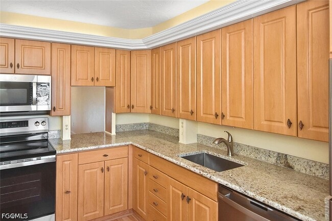 Building Photo - 4295 Island Cir