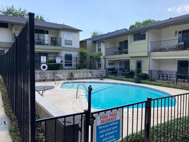 Building Photo - 100 Lorenz Rd