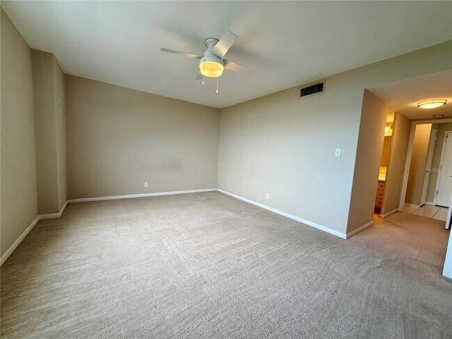 Building Photo - 7200 Sunshine Skyway Ln S