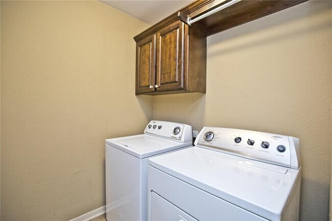 Building Photo - 3761 W Providence Dr
