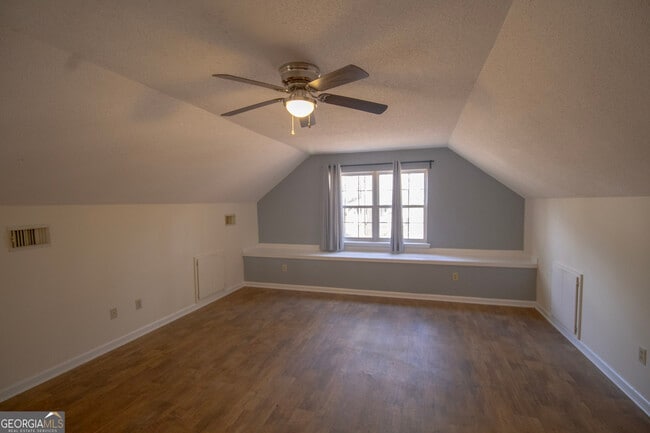 Building Photo - 607 N Kevin Ct