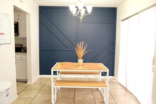 Building Photo - 1741 Horseshoe Cir