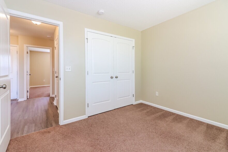 Building Photo - 702 Hibiscus Dr
